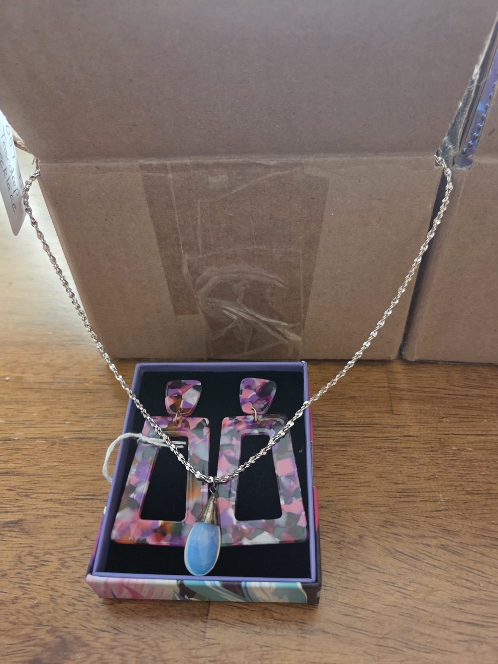 Blue Teardrop Pendant Necklace with Multicolor Acrylic Earrings